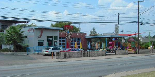 Phils Ice House was established only two years ago and they have flourished beautifully. Amys Ice Cream is its usual extremely popular place. 