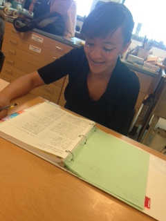 Junior Alexis Miller studies for her Spanish test by looking over all the vocabulary for the chapter. 